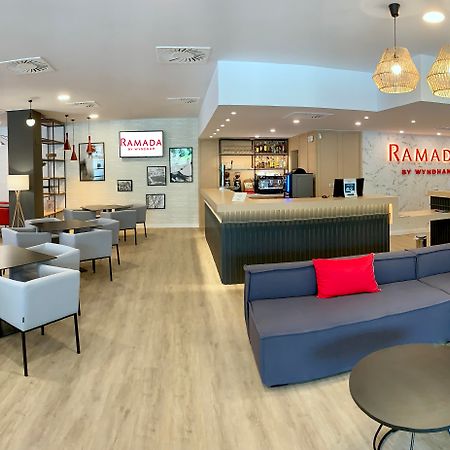 Отель Ramada By Wyndham Valencia Альмусафес Экстерьер фото